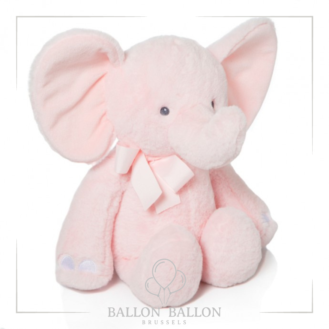 Eléphant en peluche rose